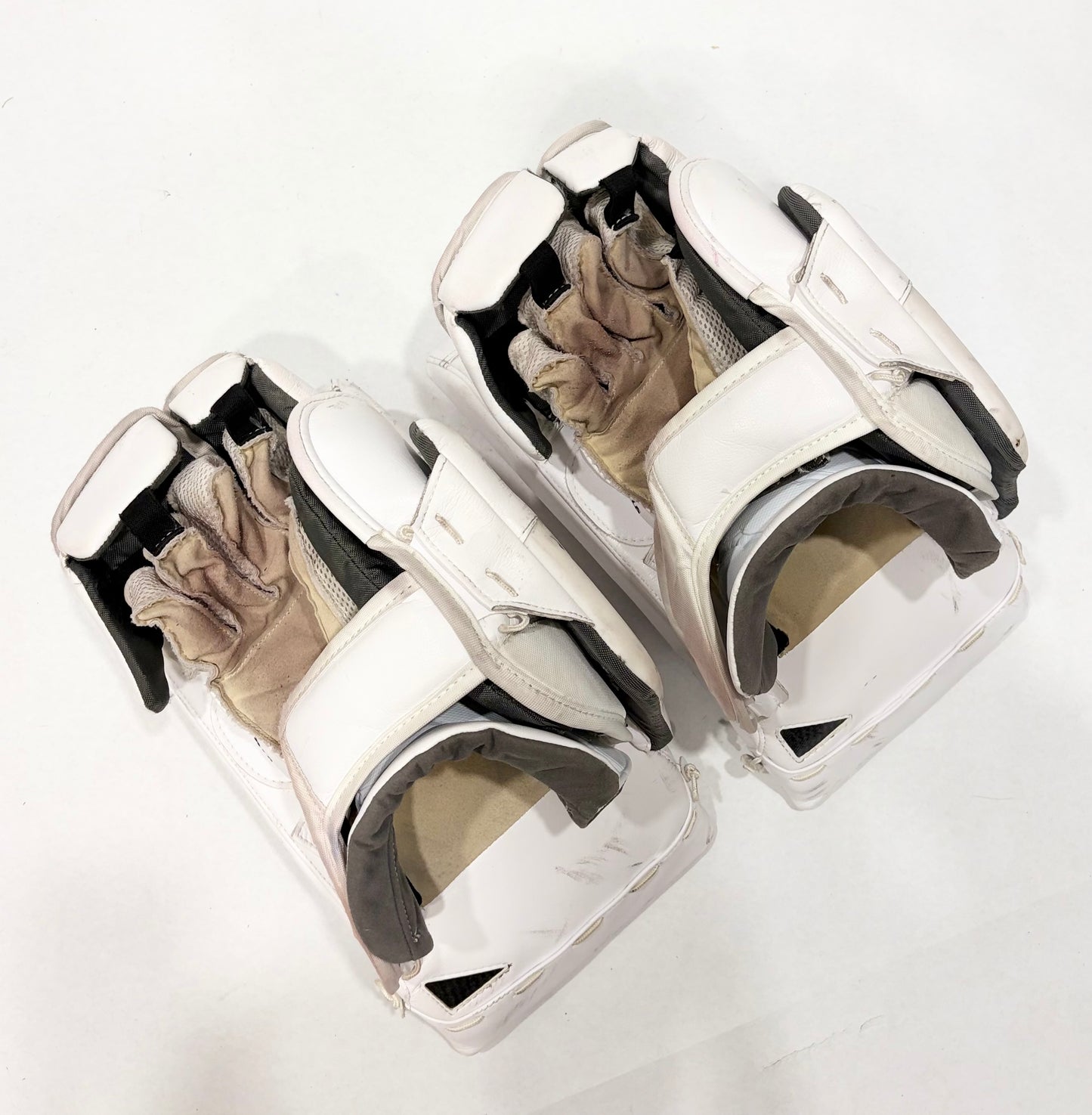 Bauer Supreme Shadow (pads) and Vapor (gloves/blockers) Full Set - Large (35+1”)