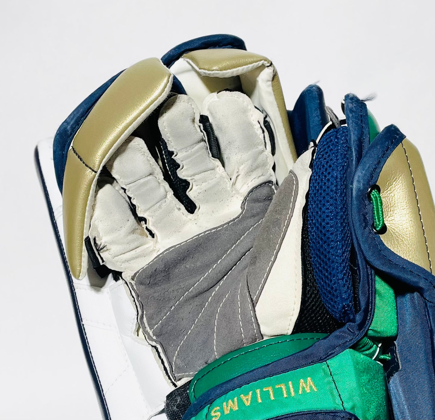 Vaughn V9 Pro Carbon Pro Stock Glove + Blocker Set - Regular - White,Navy,Gold