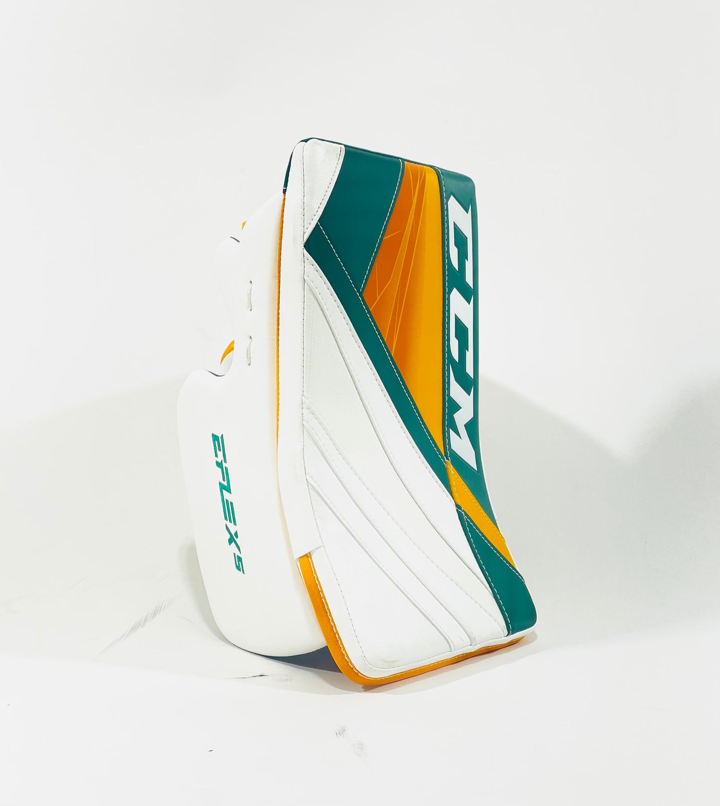 CCM Extreme Flex 5 Pro Stock Blocker - Regular - White,Green,Gold