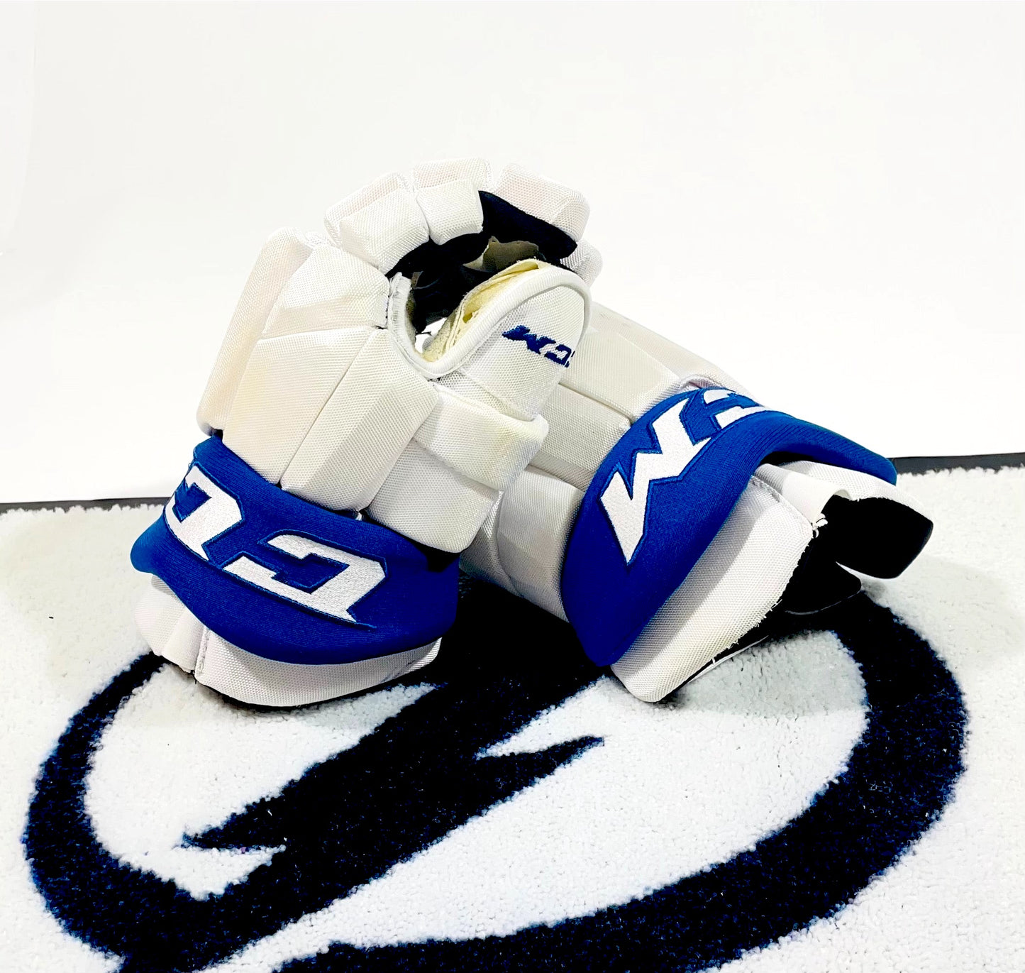 TB Lightning 2022 Stadium Series Game Used CCM HGTKPP Gloves - 14”
