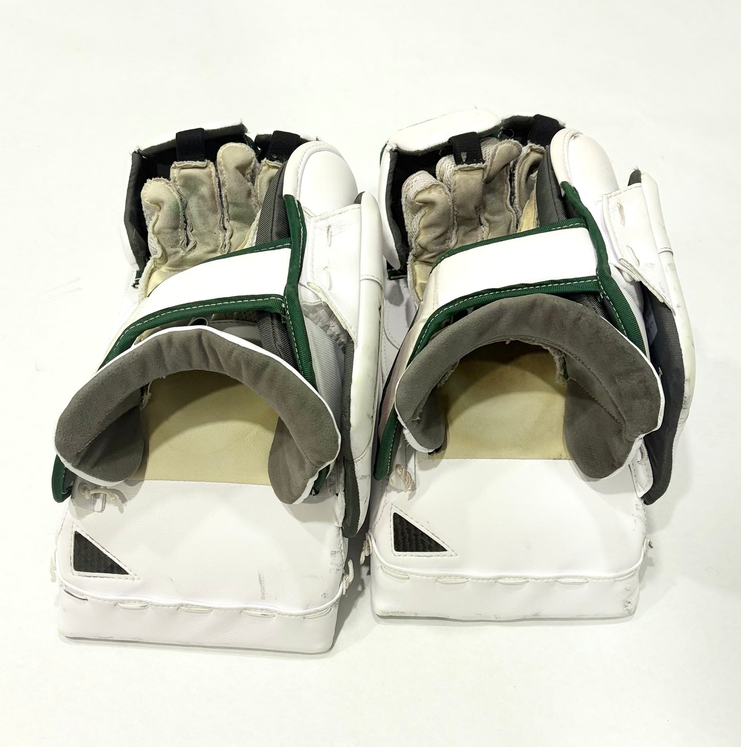 Bauer Supreme Shadow (pads) and Vapor (gloves/blockers) Full Set - Large (35+1”) - White and Green