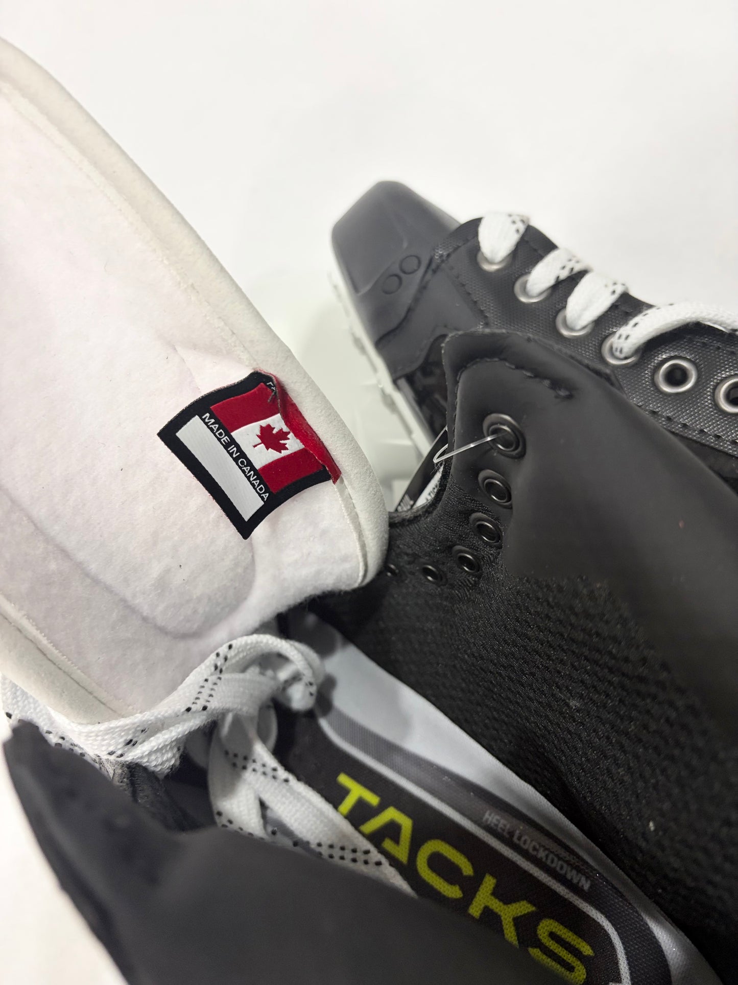 CCM Tacks XF Pro (Pro Stock) Skates - Size 8.75R (+ extra pair of CCM XS holders and footbeds)