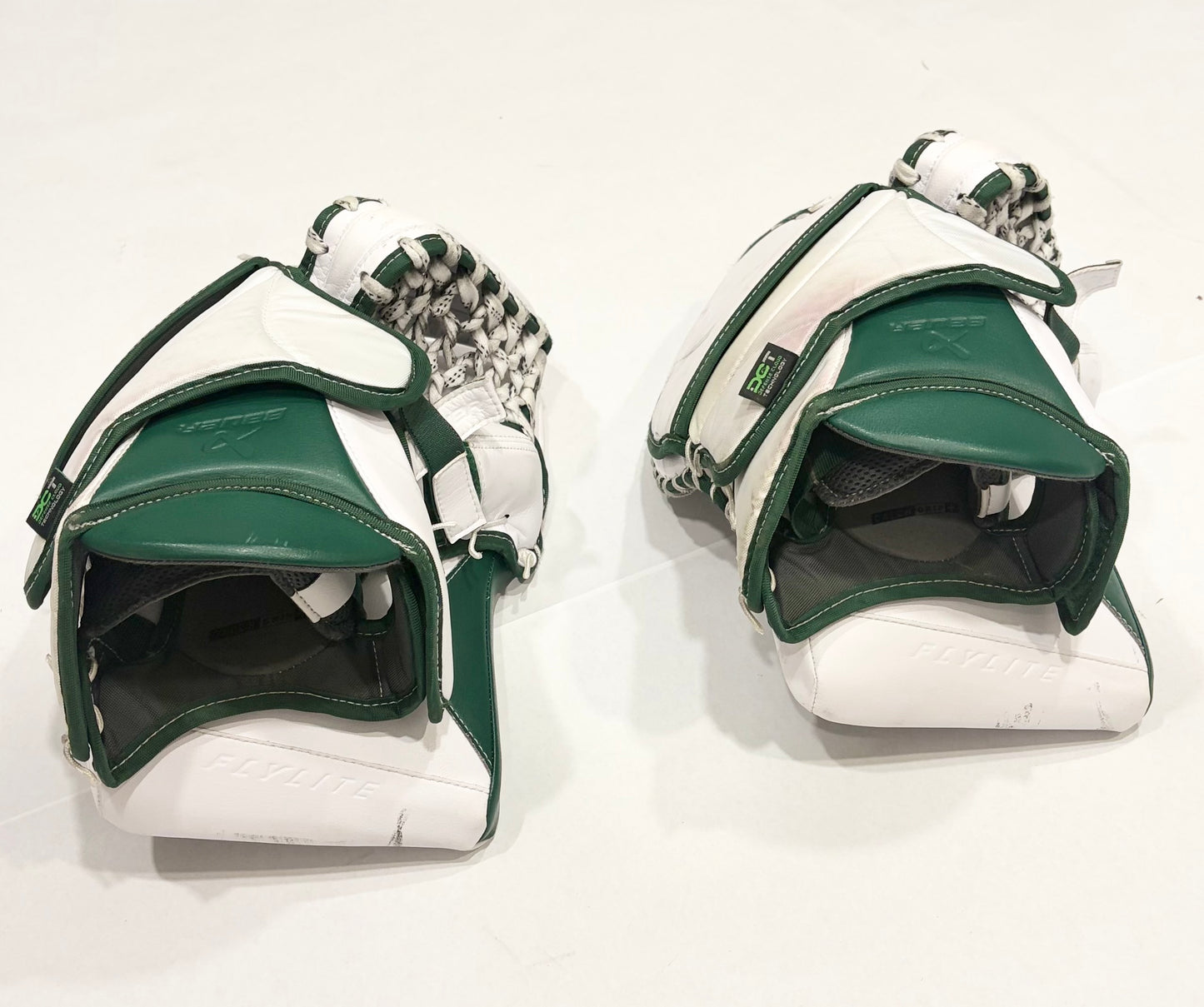 Bauer Supreme Shadow (pads) and Vapor (gloves/blockers) Full Set - Large (35+1”) - White and Green