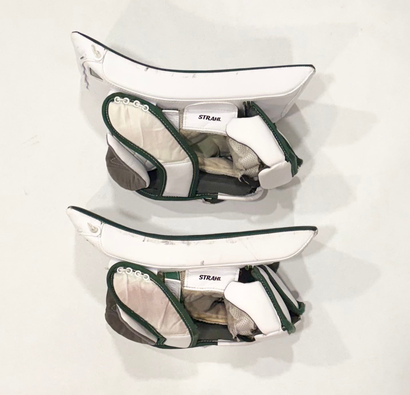 Bauer Supreme Shadow (pads) and Vapor (gloves/blockers) Full Set - Large (35+1”) - White and Green