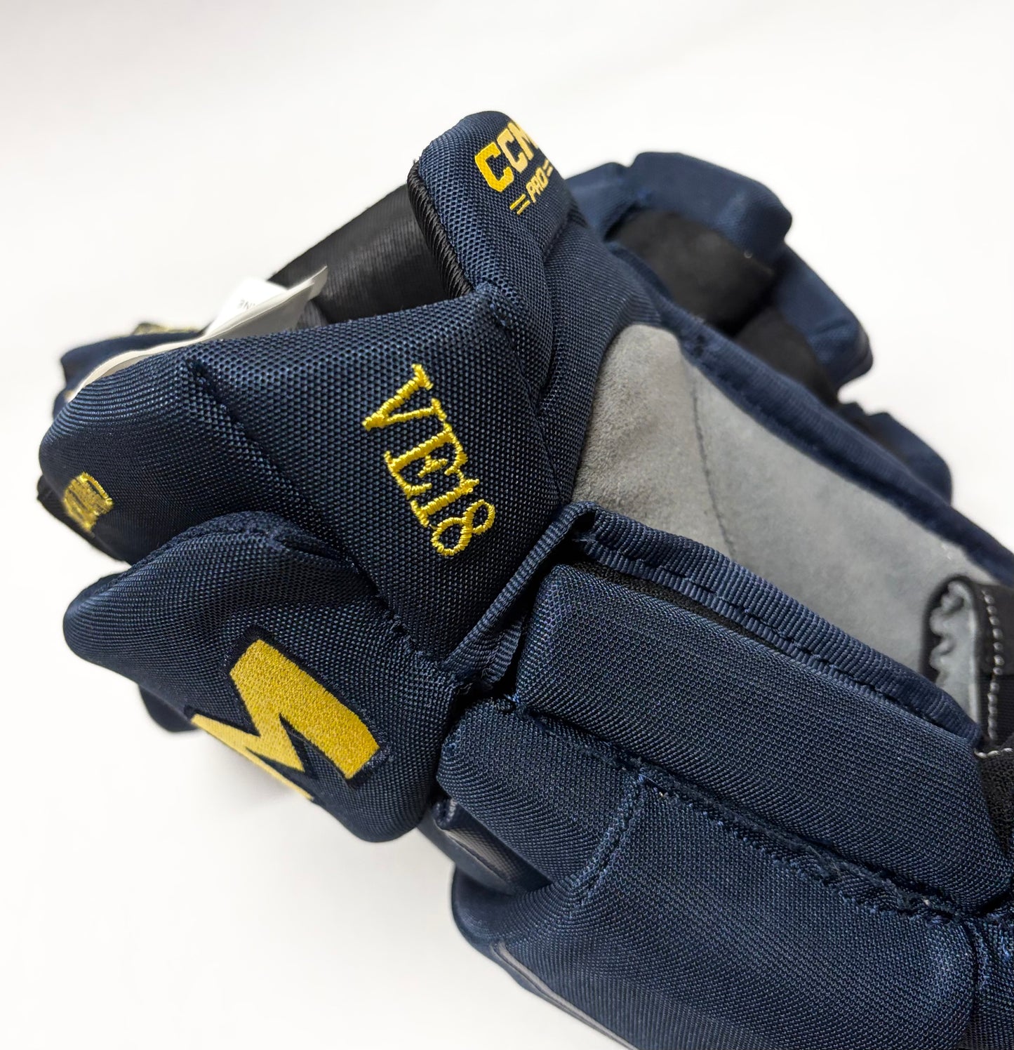 14" Mikael Backlund Team Sweden 4-Nations CCM Quicklite (HGQLPP) Pro Stock Gloves