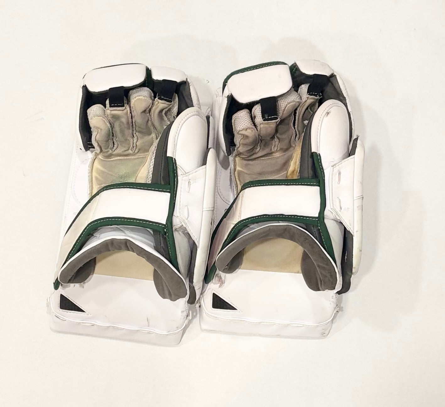 Bauer Supreme Shadow (pads) and Vapor (gloves/blockers) Full Set - Large (35+1”) - White and Green
