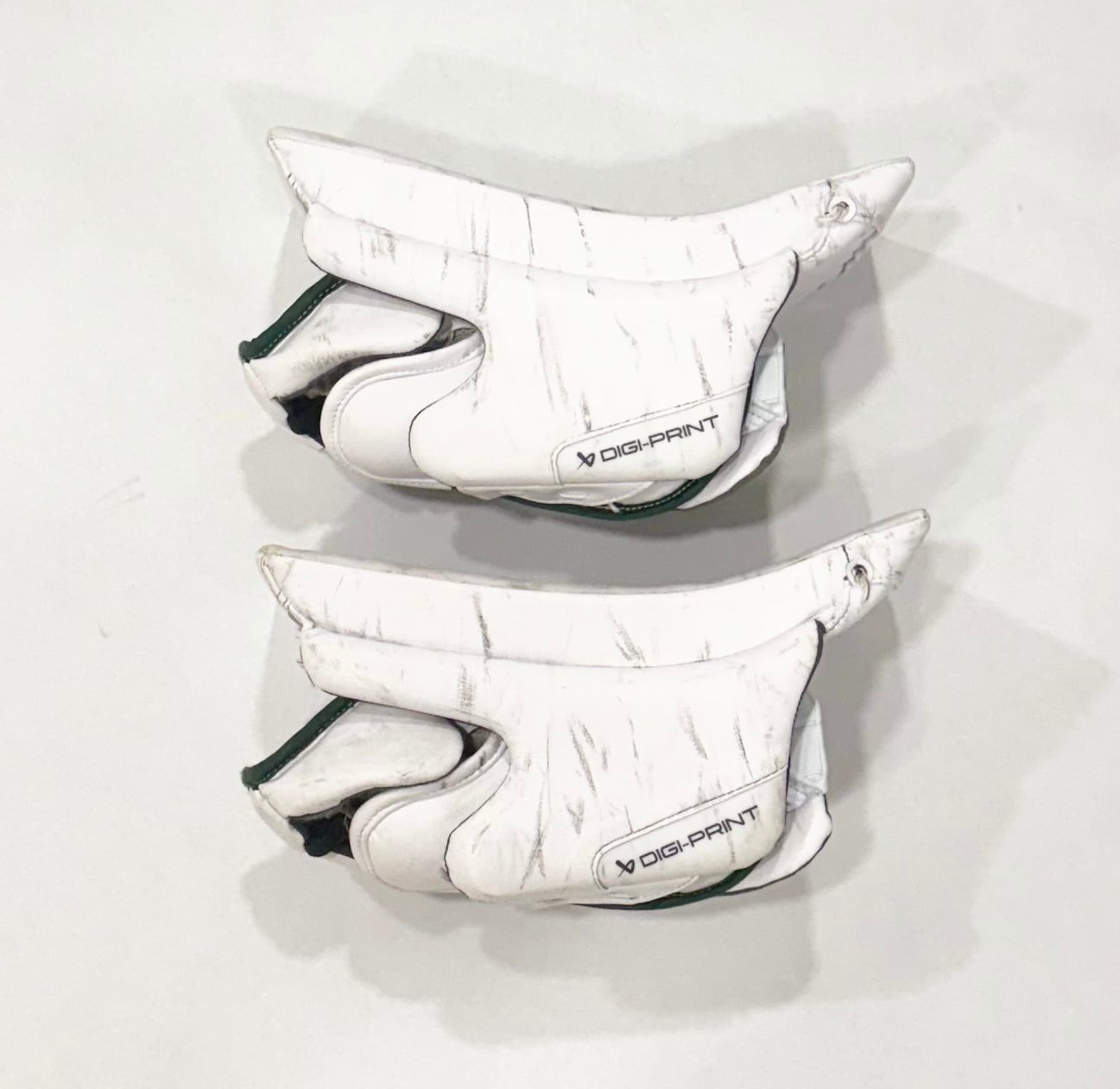 Bauer Supreme Shadow (pads) and Vapor (gloves/blockers) Full Set - Large (35+1”) - White and Green