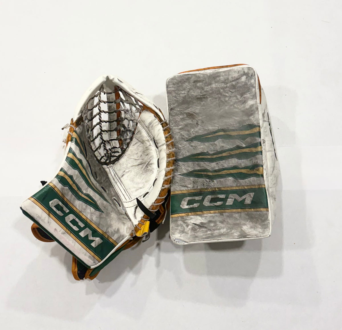 CCM Extreme Flex 6 Pro Stock Goalie Full Set - 33+1" White,Green,Gold
