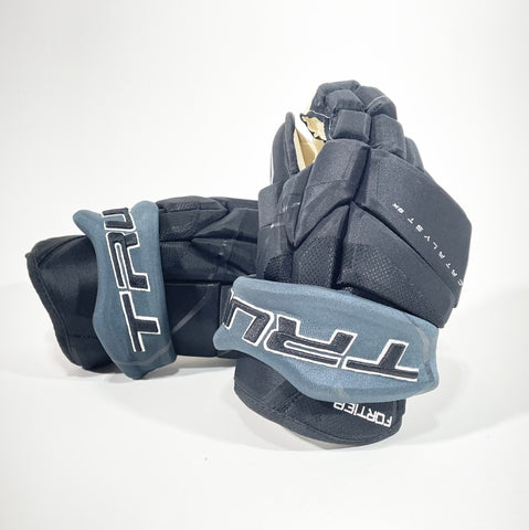 13.5" TRUE Catalyst 9X NHL Pro Stock Gloves TAMPA BAY LIGHTNING Reverse Retro - FORTIER